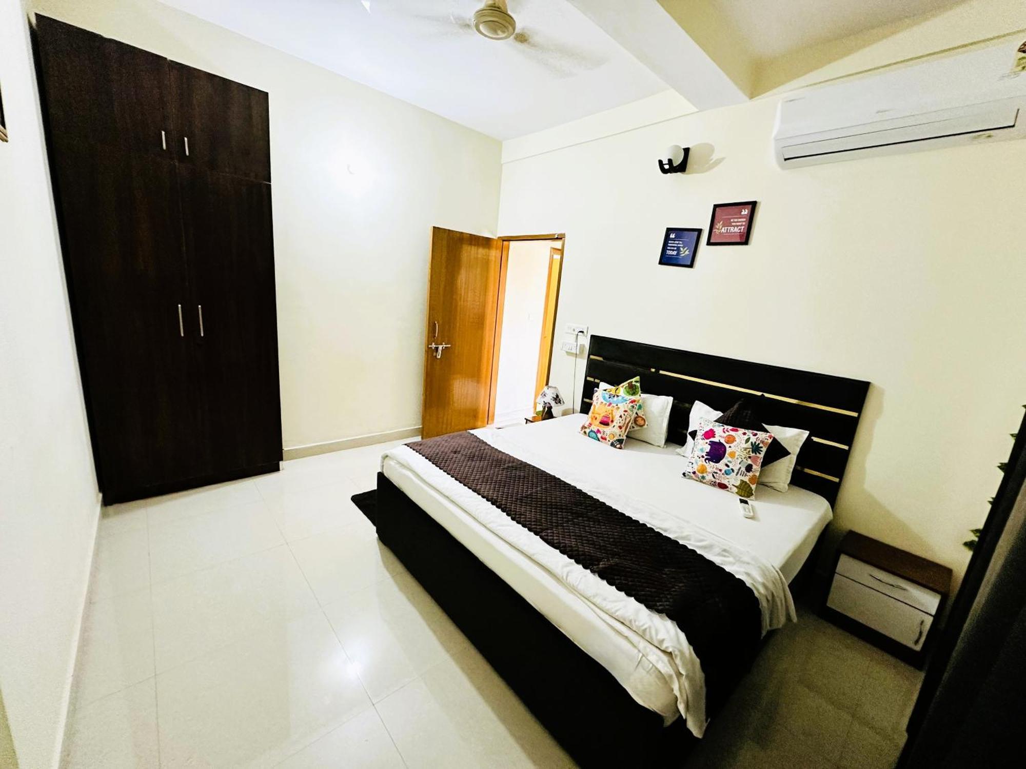 Zoomstay - 3Bhk Apartments Варанаси Экстерьер фото